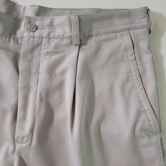 Nike Men's Taupe Pleated Golf Shorts - Picture 7 of 14